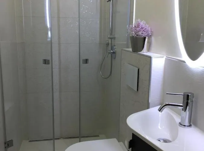 Airport Waldblick בית אירוח *