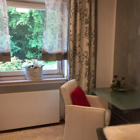 Airport Waldblick Проживание в семье